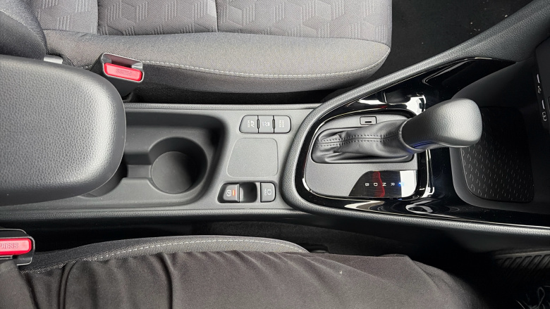 Toyota Yaris 1.5 Hybrid Design 5dr CVT Hybrid Hatchback